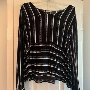 Paper Crane Women’s Blouse Long Sleeve Black and White Stripe in Size L